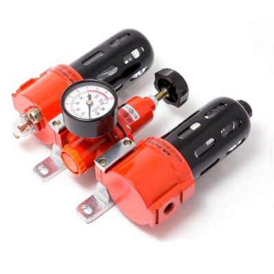 Блок підготовки повітря 1/4" (фільтр 55мл, 5Мк+ регулятор + маслодобавлювач 80мл; 2200л/хв, 5-60°C, max вхідний/вихідний тиск: 15/10bar) ROCKFORCE RF-700-14