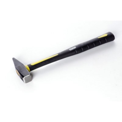 Молоток слюсарний з фібергласовою рукояткою (800гр) СИЛА 320126